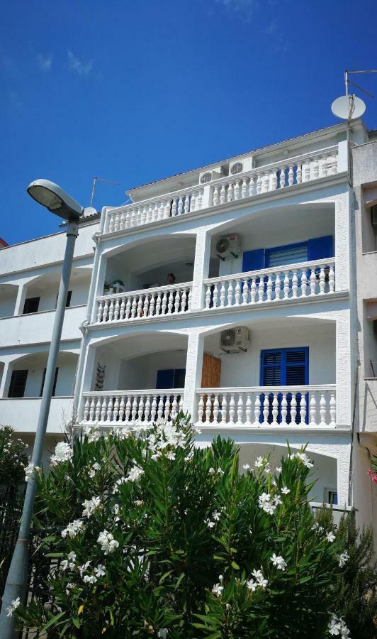 Ohana Lodge Vrsar Exterior photo